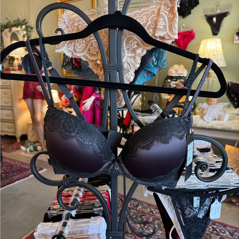 Pleasure state Yasmin moulded cup lace push up plunge bra in Phantom/Caviar
